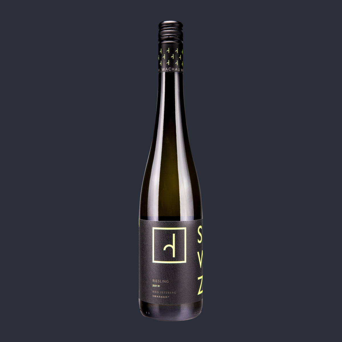 Riesling SMARAGD RIED Setzberg – ganze Flasche auf Anthrazit