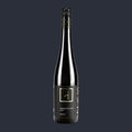 Grüner Veltliner STOFF 2023 – ganze Flasche auf Anthrazit
